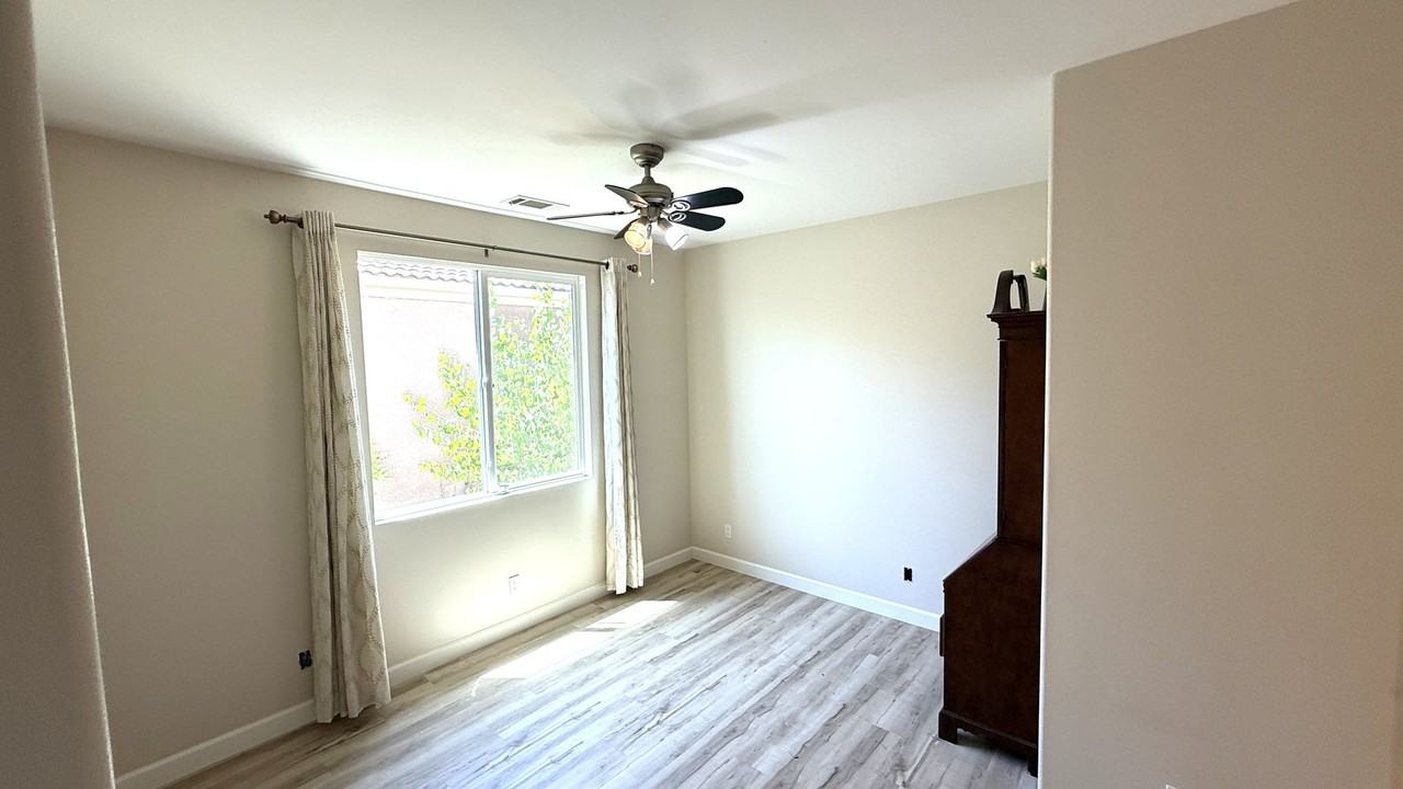 10302 Oldham Ln - Photo 6 of 15