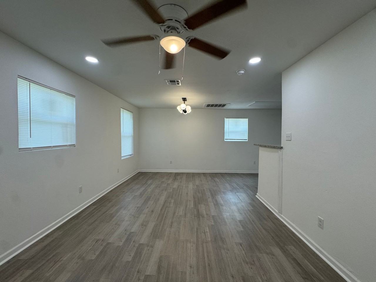 2312 Lilly St - Photo 3 of 17