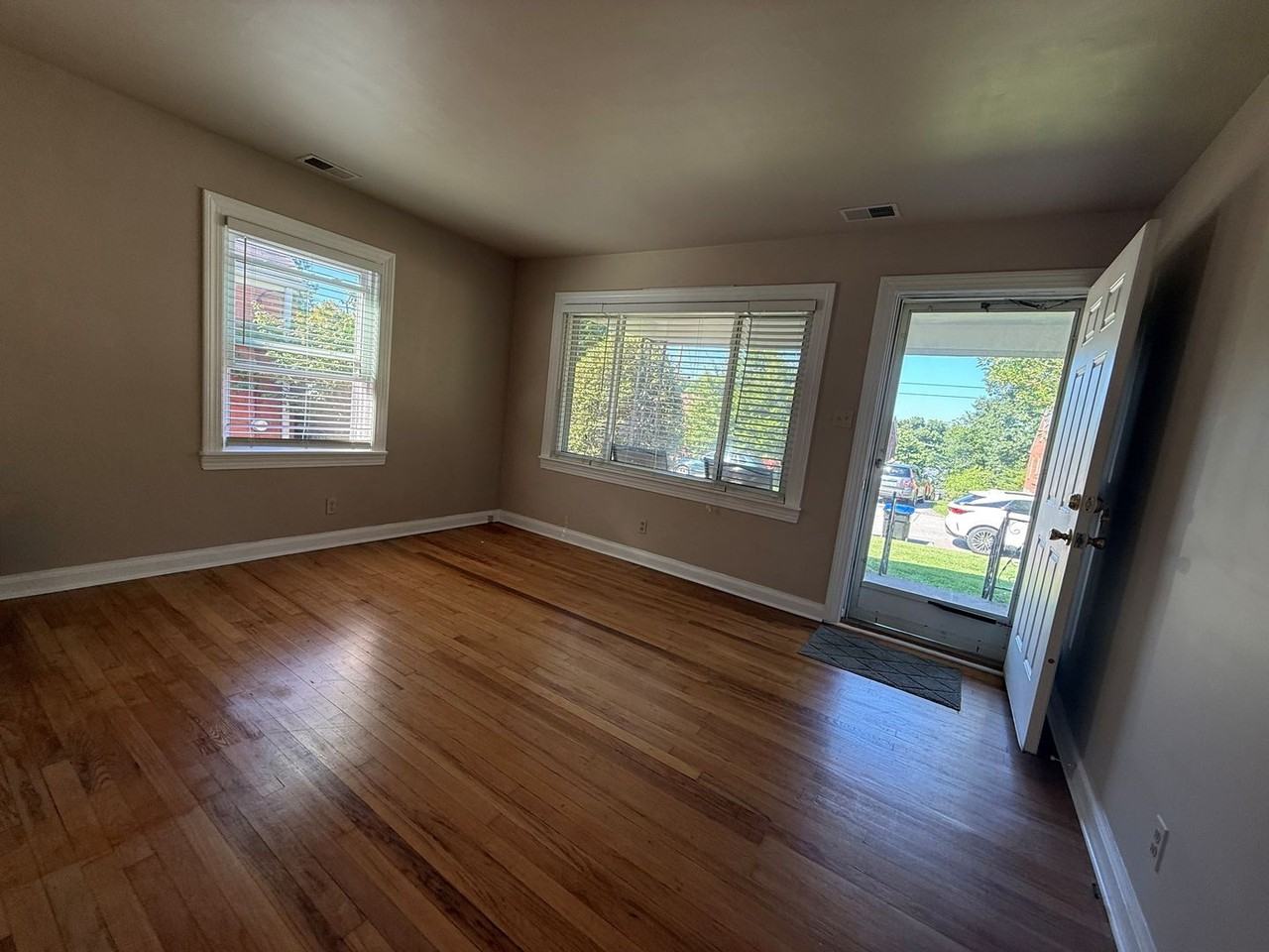 3519 Whippoorwill Rd - Photo 2 of 8