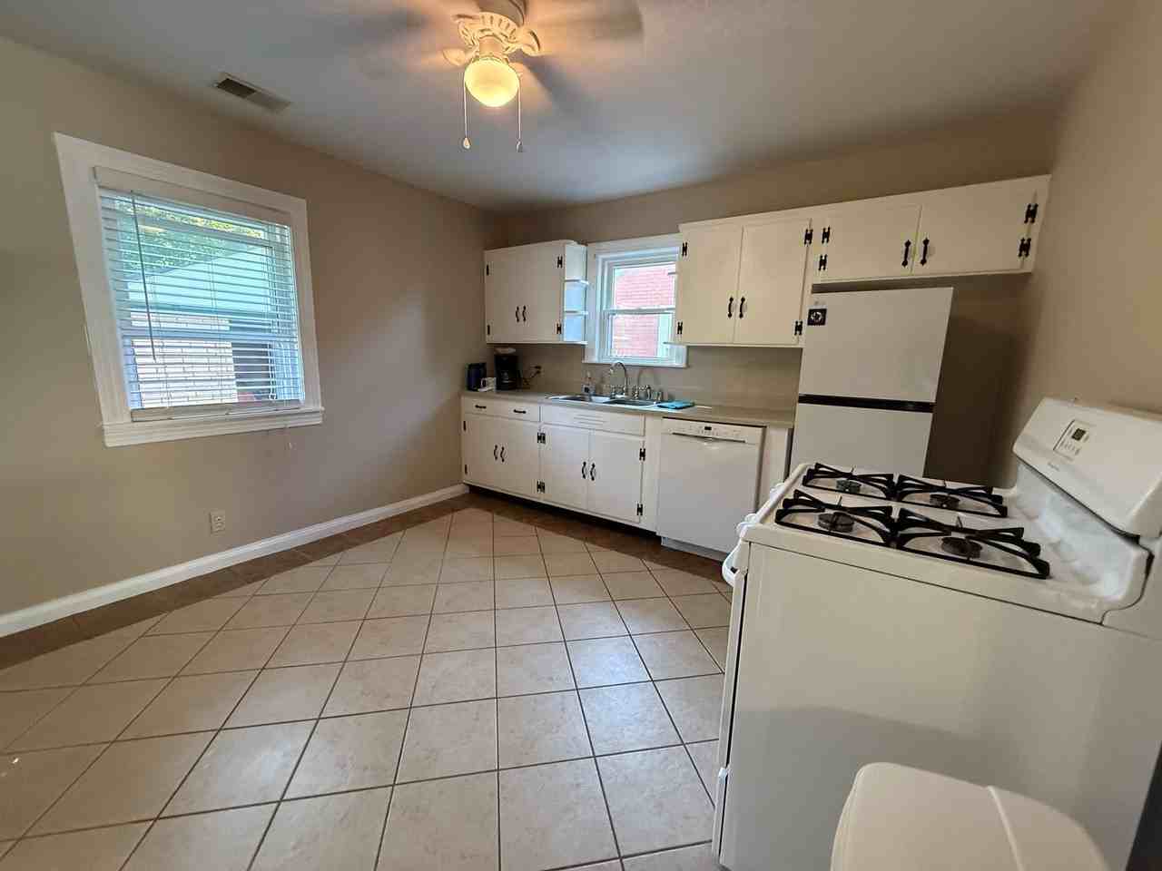 3519 Whippoorwill Rd - Photo 3 of 8