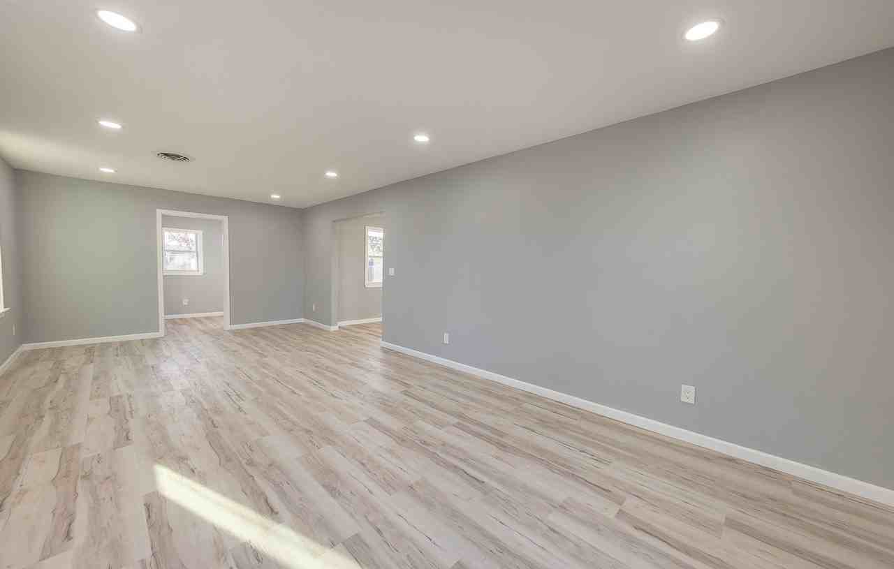 5409 Avenue D - Photo 5 of 24