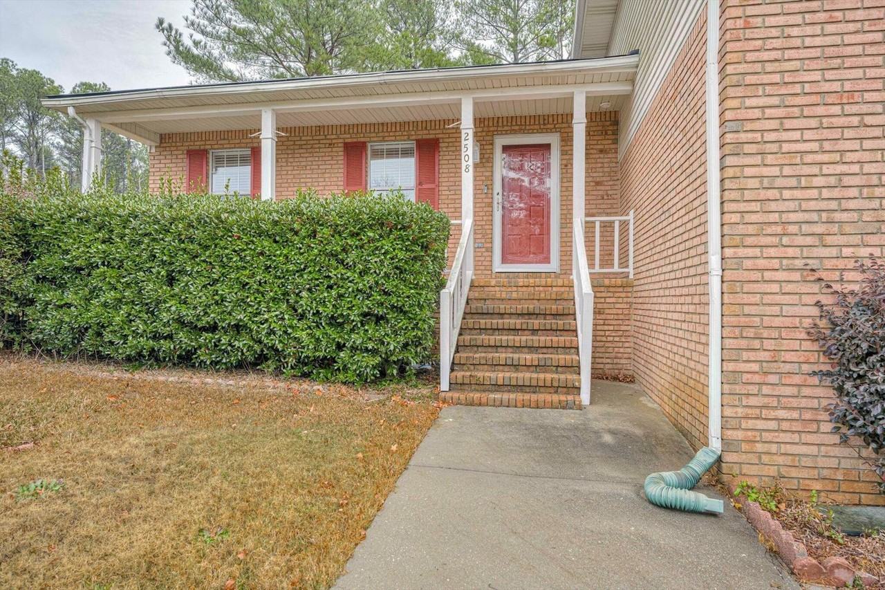 2508 Sand Ridge Ct - Photo 2 of 42