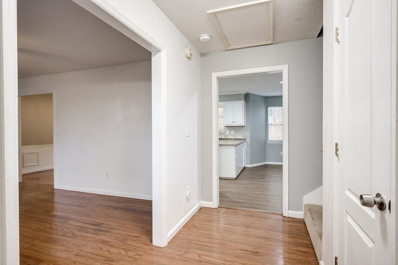 2508 Sand Ridge Ct - Photo 3 of 42