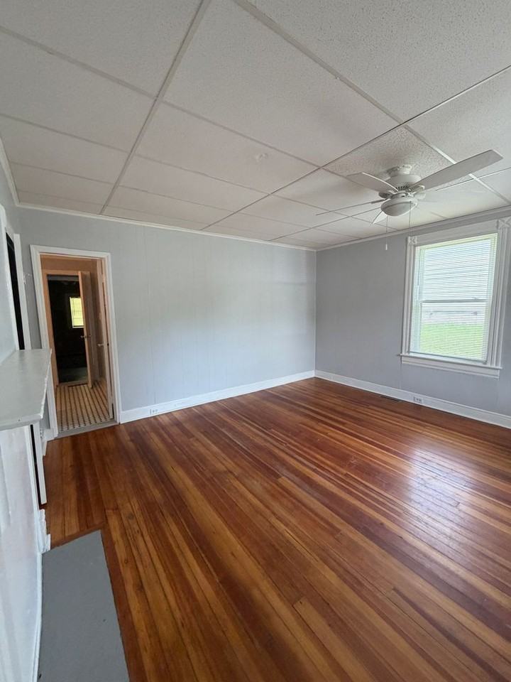 114 Schoolfield Dr - Photo 2 of 15