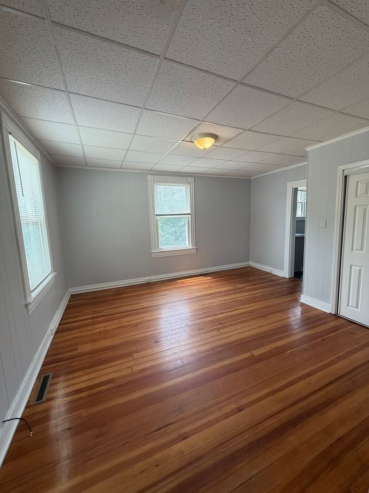 114 Schoolfield Dr - Photo 3 of 15