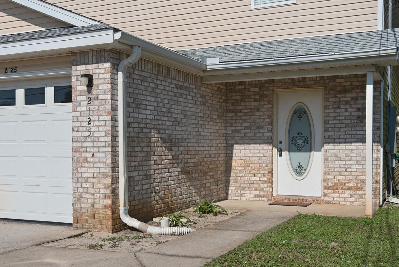 2125 Tom St - Photo 2 of 27