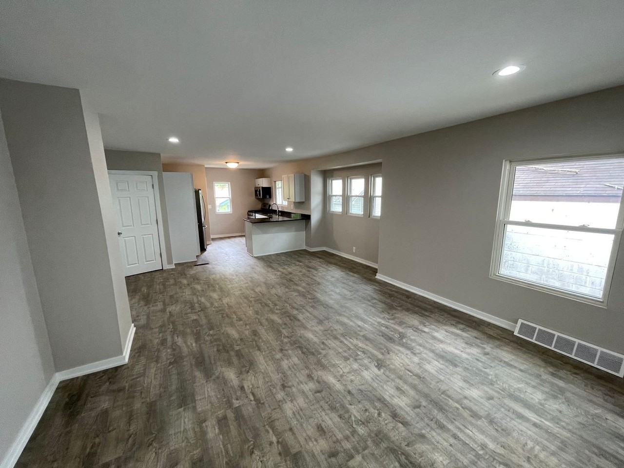 1728 Northwest Dr - Photo 3 of 13