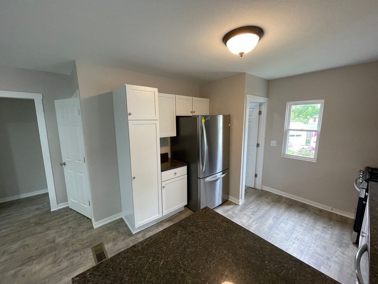 1728 Northwest Dr - Photo 5 of 13