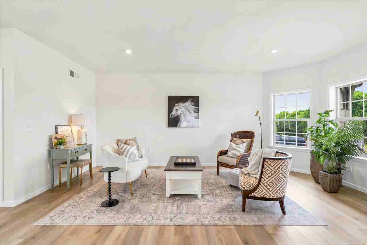 103 Janine Way - Photo 4 of 40
