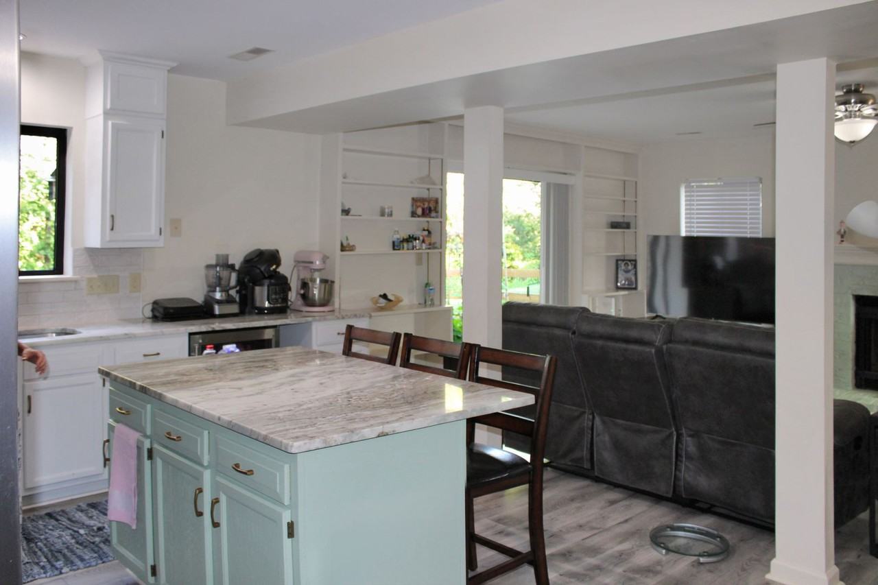 1057 Highlands Dr - Photo 3 of 25