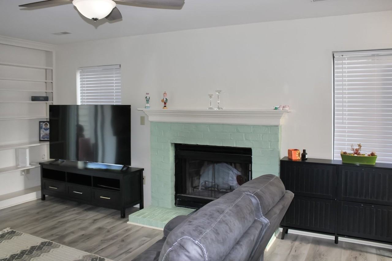 1057 Highlands Dr - Photo 5 of 25