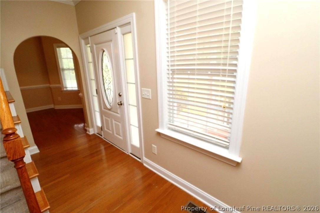 36 W Trafalgar Ct - Photo 2 of 39