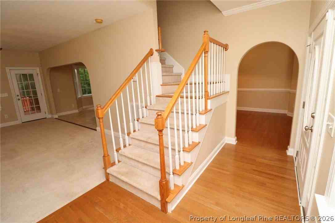 36 W Trafalgar Ct - Photo 3 of 39