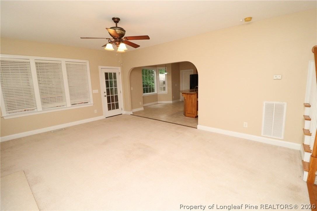 36 W Trafalgar Ct - Photo 5 of 39