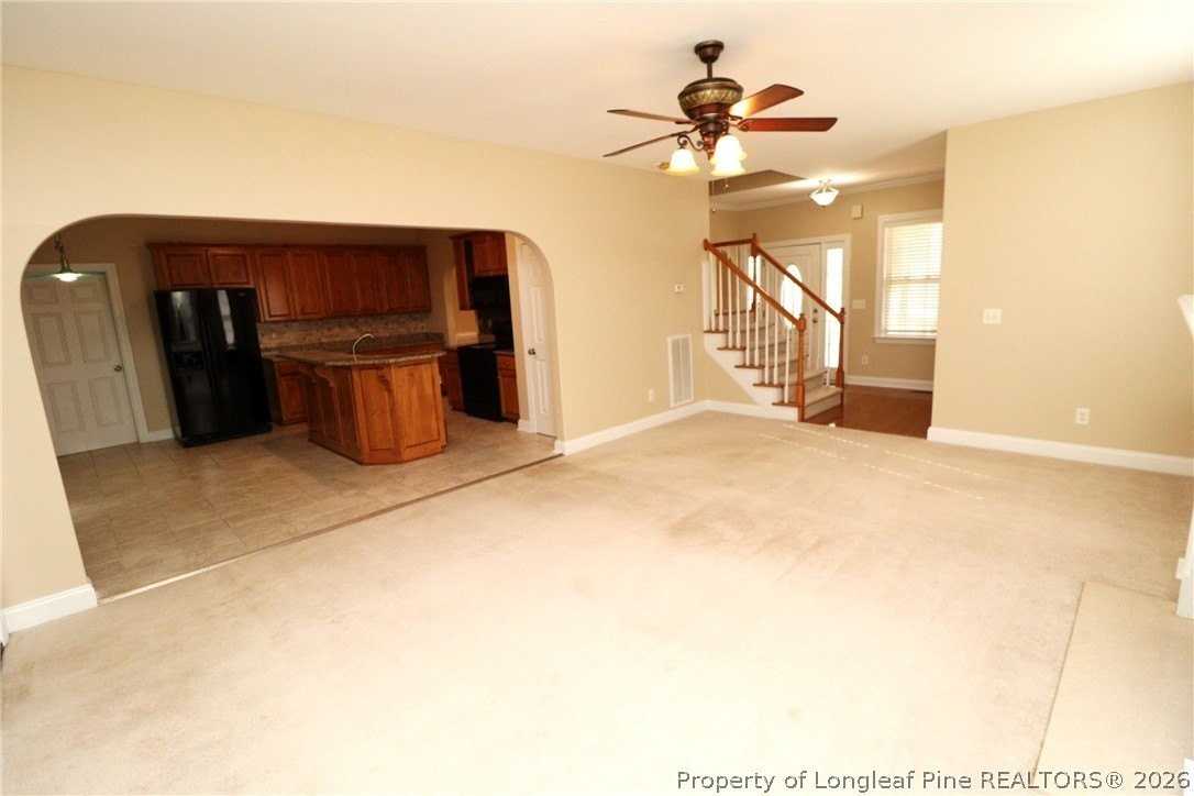 36 W Trafalgar Ct - Photo 6 of 39