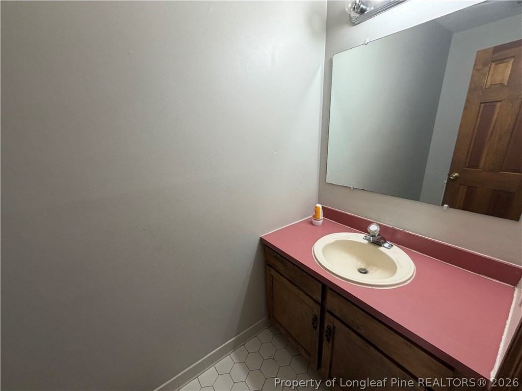 872 Hilton Dr - Photo 6 of 15
