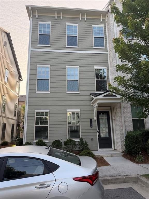 2568 Morehead St - Photo 2 of 21