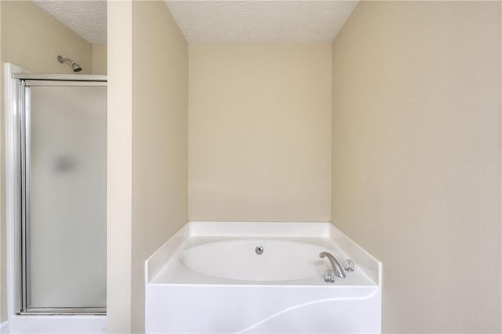 453 Tara Commons Cir - Photo 5 of 36
