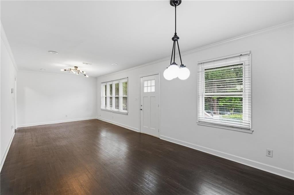 2035 Miriam Ln - Photo 5 of 31