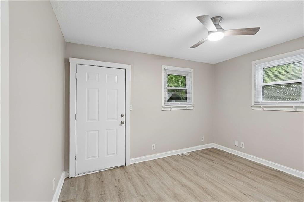 652 Bryan St Se #A - Photo 2 of 26