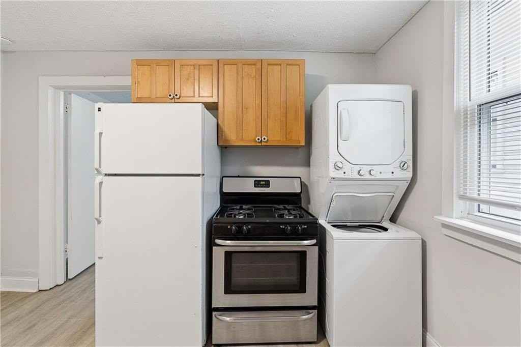 652 Bryan St Se #A - Photo 6 of 26