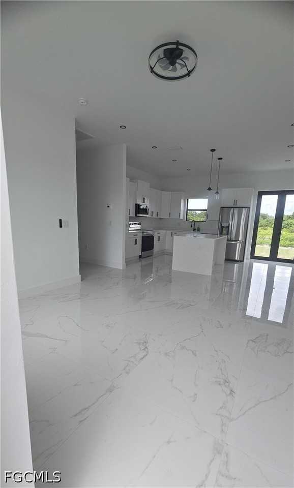 515 Croydon Ave S - Photo 3 of 20
