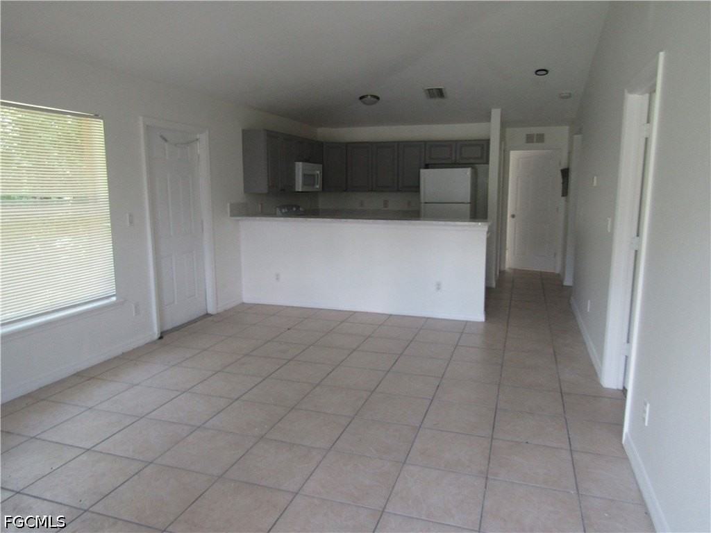 627 Meadow Rd - Photo 2 of 5