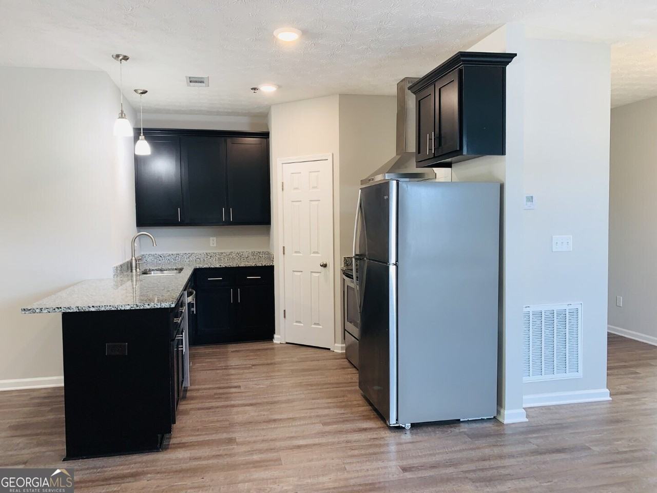 621 Jefferson St #A - Photo 4 of 25