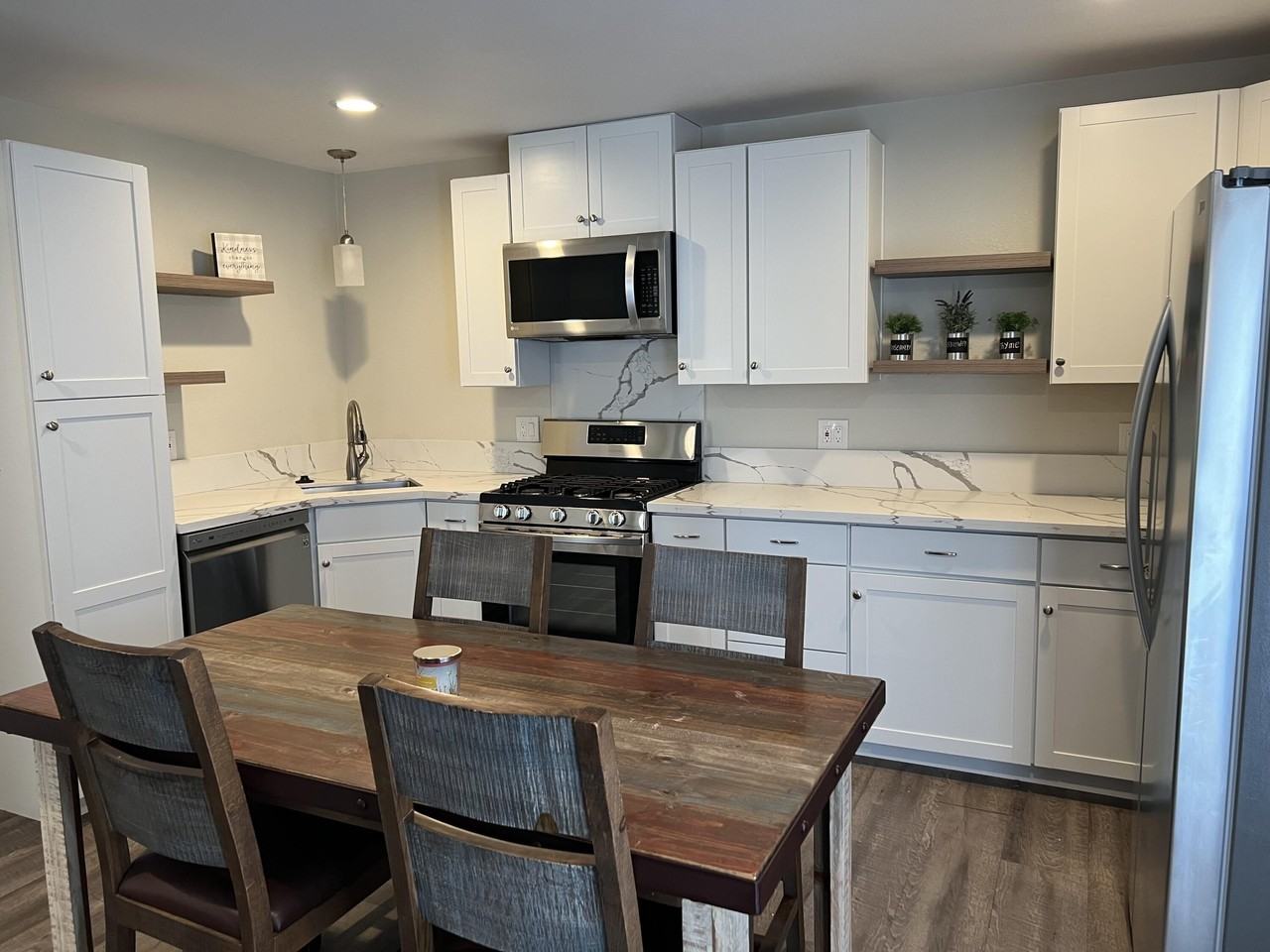 3344 W Avenue L - Photo 4 of 9