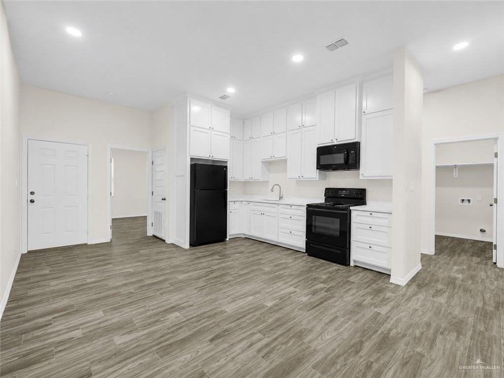 620 W 25th St - Photo 4 of 10
