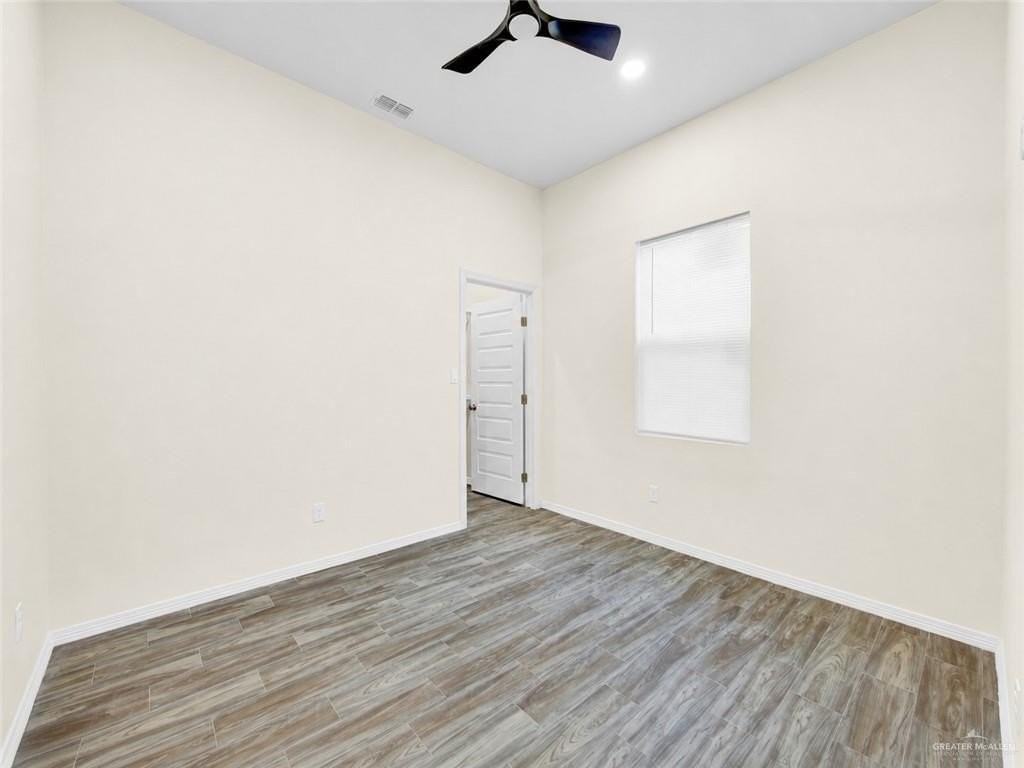 620 W 25th St - Photo 6 of 10