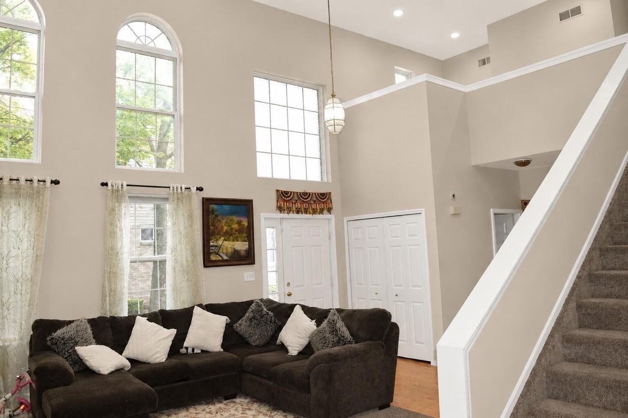 1566 Heron Cir - Photo 2 of 3