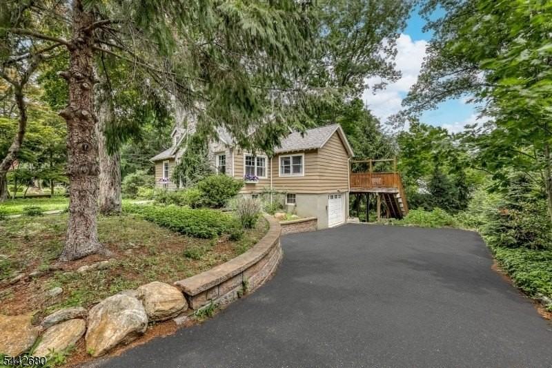 95 Balsam Rd - Photo 2 of 20