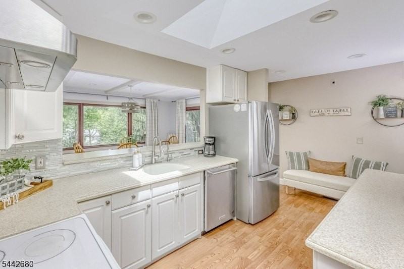 95 Balsam Rd - Photo 7 of 20