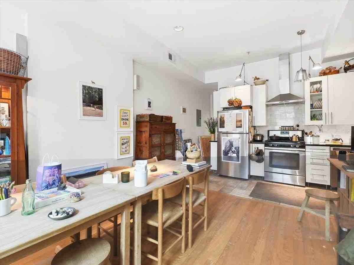 163 Grand St #2 - Photo 3 of 19
