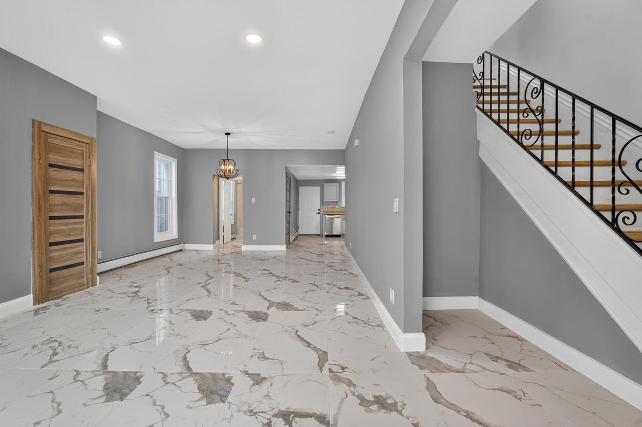 255 Kennedy Blvd - Photo 4 of 24