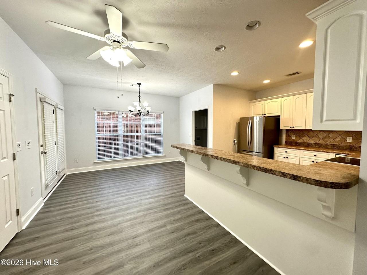 4458 Galway Dr - Photo 7 of 50