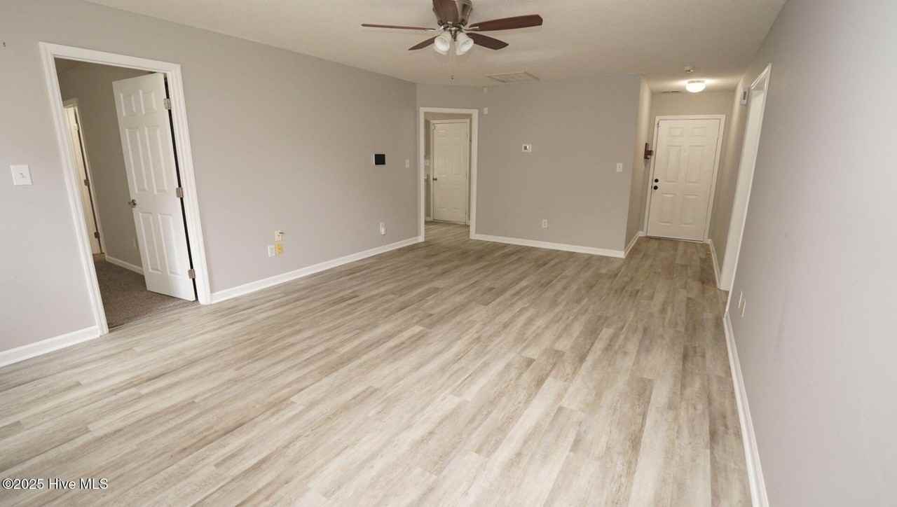 103 Eastgate Dr - Photo 5 of 19