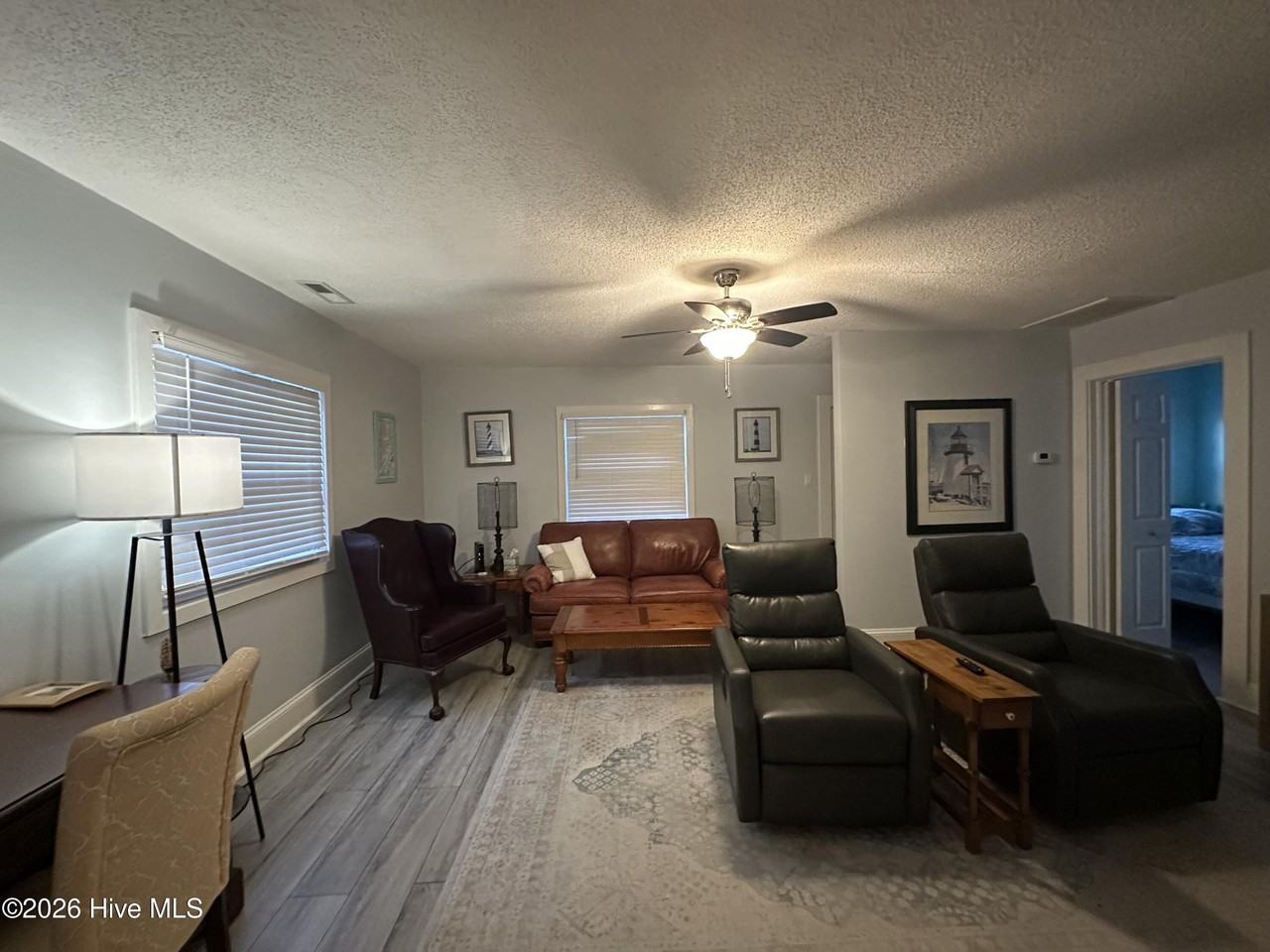 302 N Shores Rd - Photo 3 of 20
