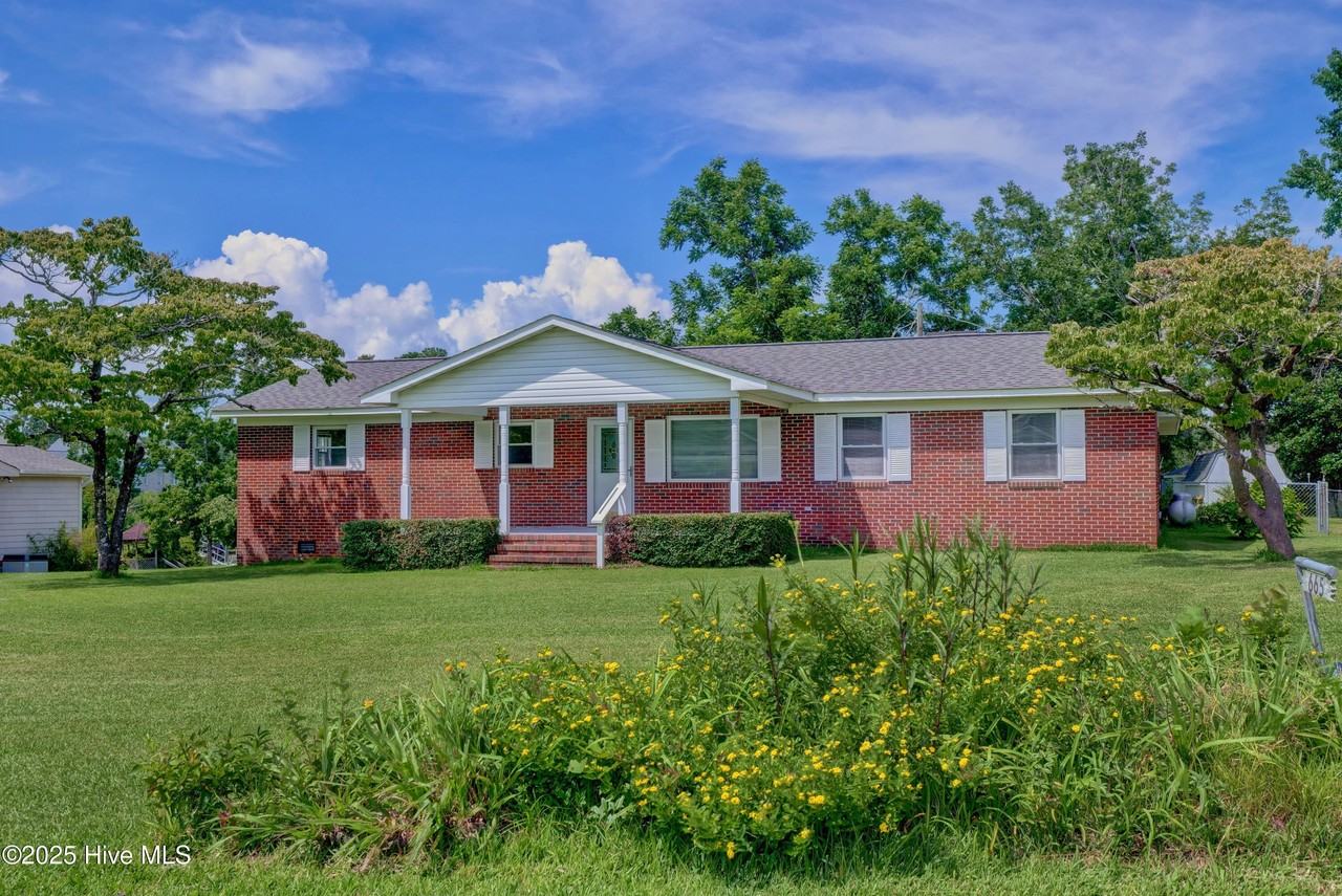 665 Hughes Rd - Photo 4 of 40