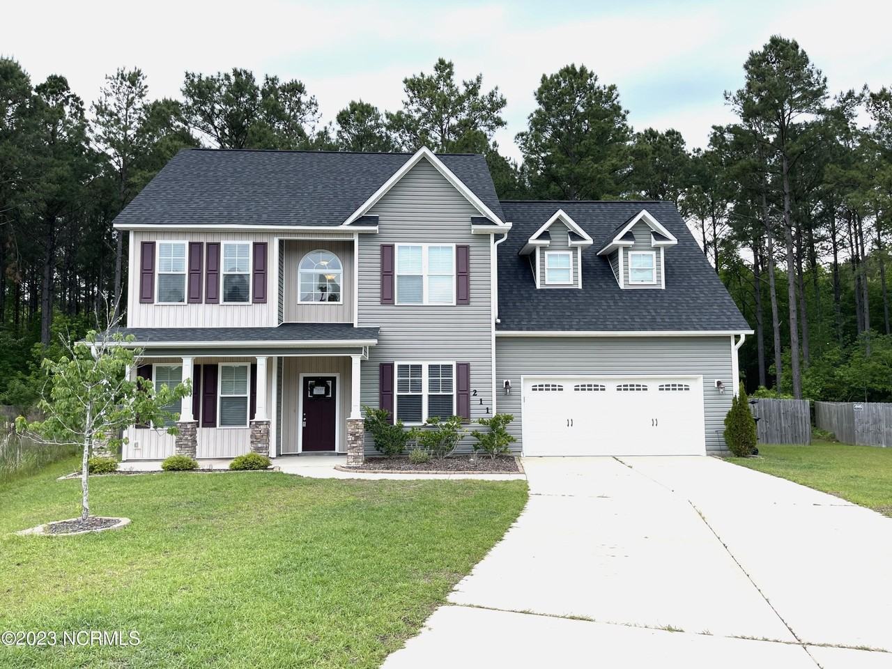 211 Seneca Ct