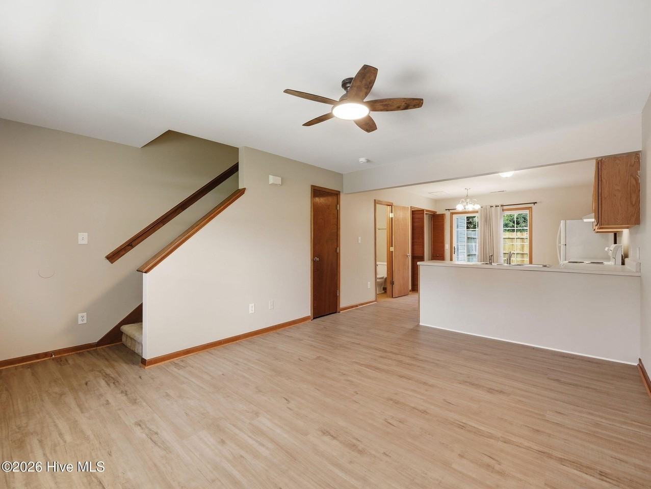 100 Pisgah Ct - Photo 3 of 20