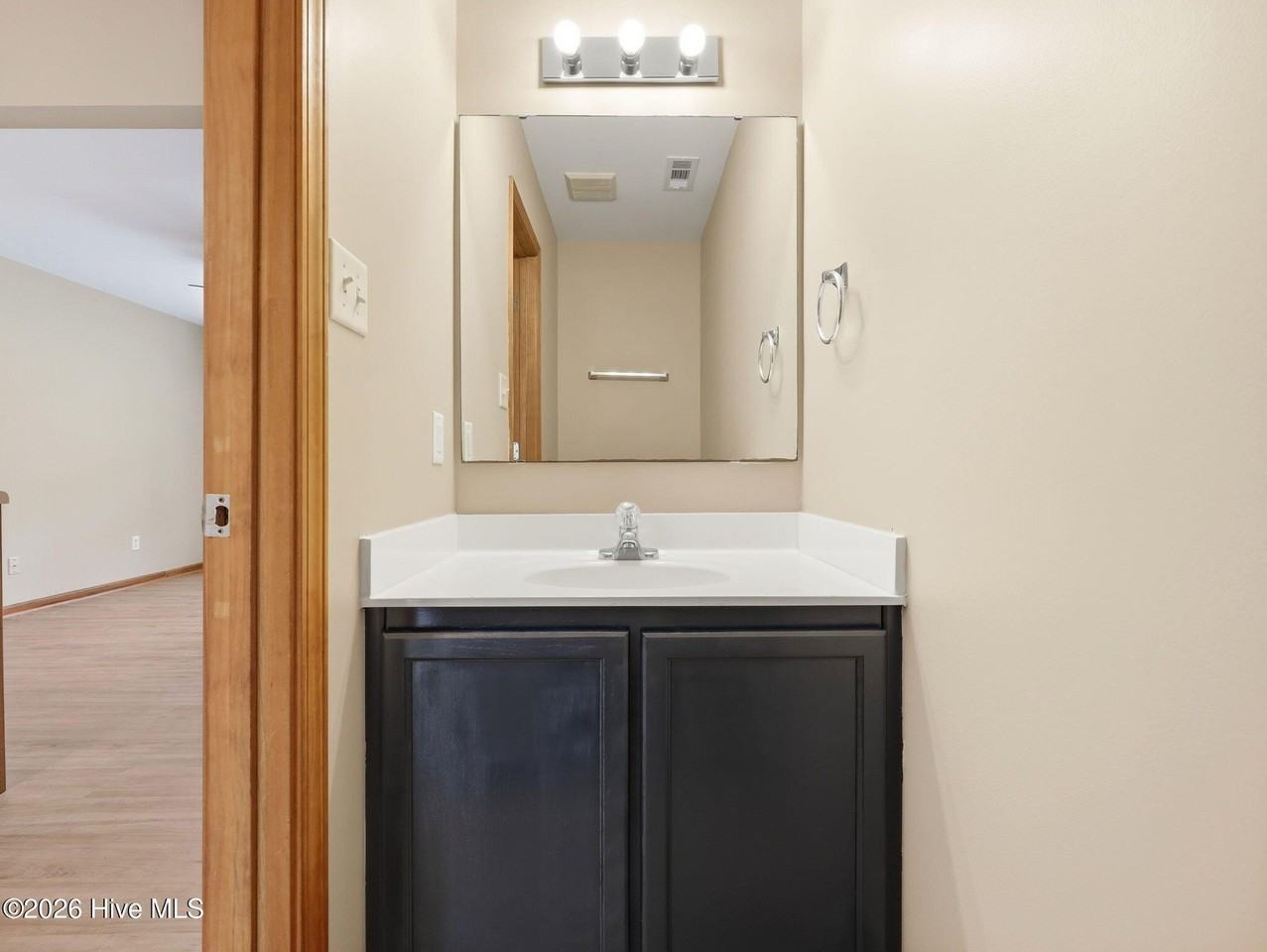 100 Pisgah Ct - Photo 5 of 20