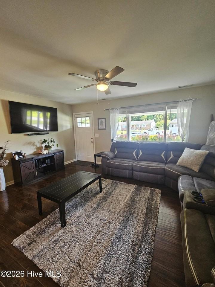 103 N Hill Ct - Photo 4 of 15