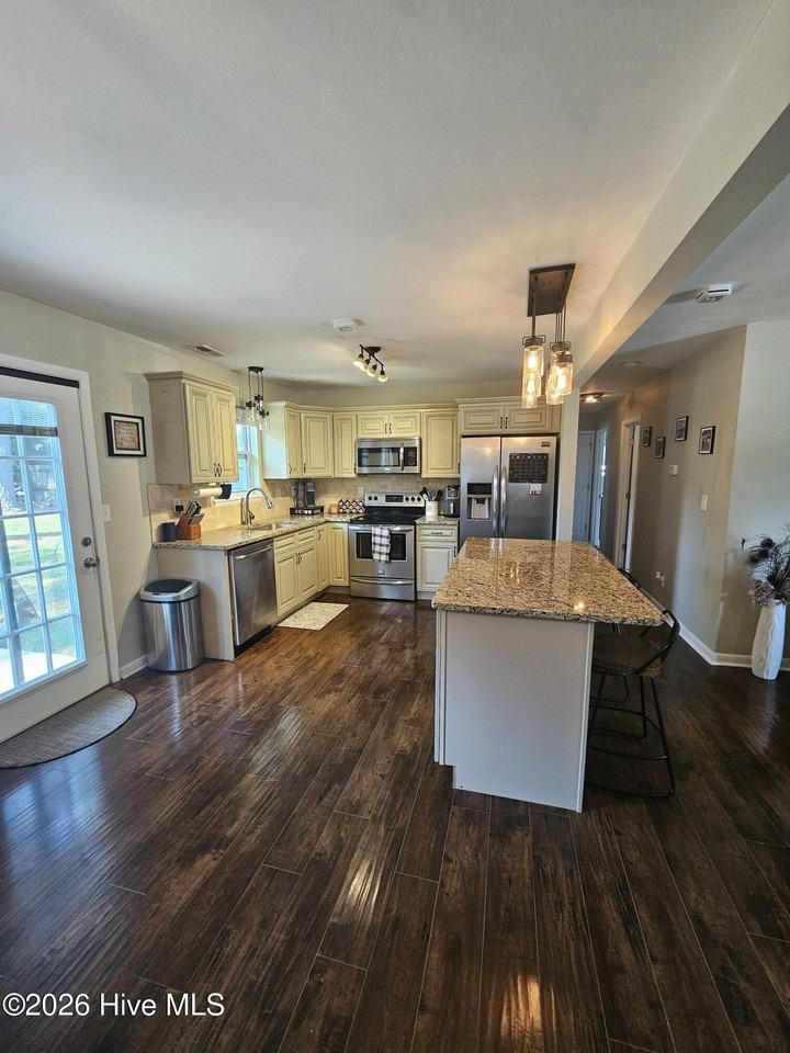 103 N Hill Ct - Photo 5 of 15
