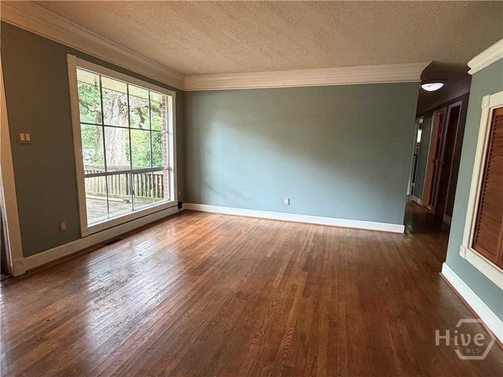 1054 College Station Rd - Photo 3 of 16