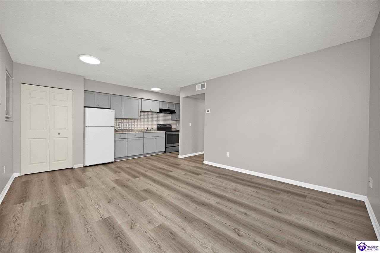 421 N Woodland Dr #12 - Photo 6 of 14