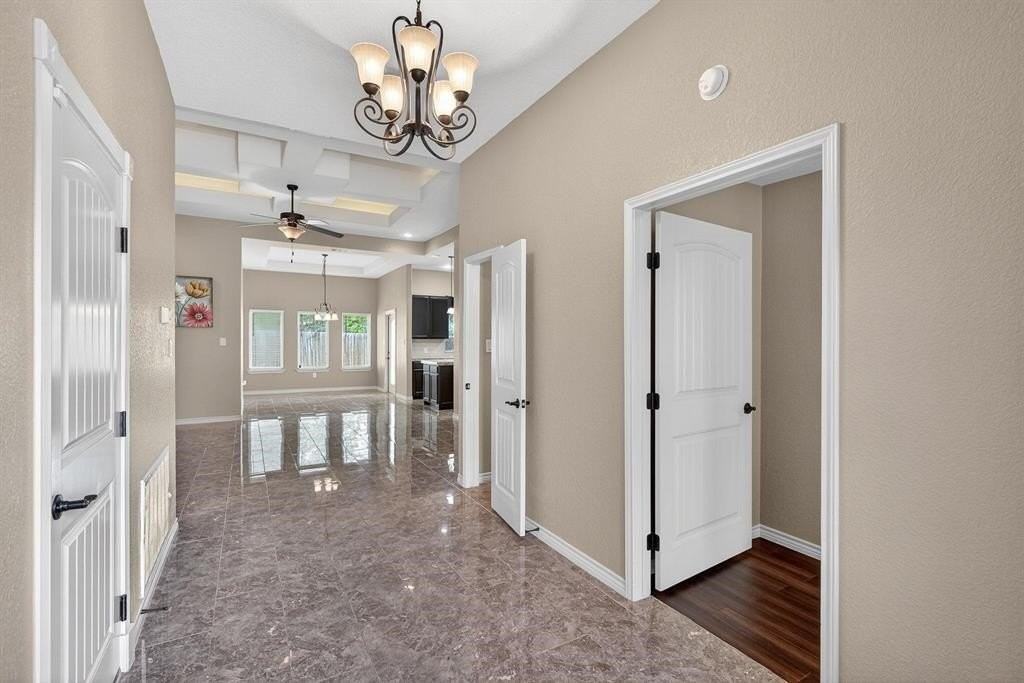 212 Knights Row Street - Photo 3 of 15