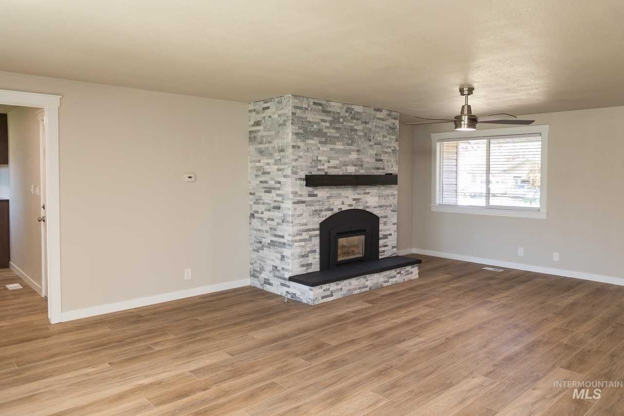1366 Arata Way - Photo 6 of 50