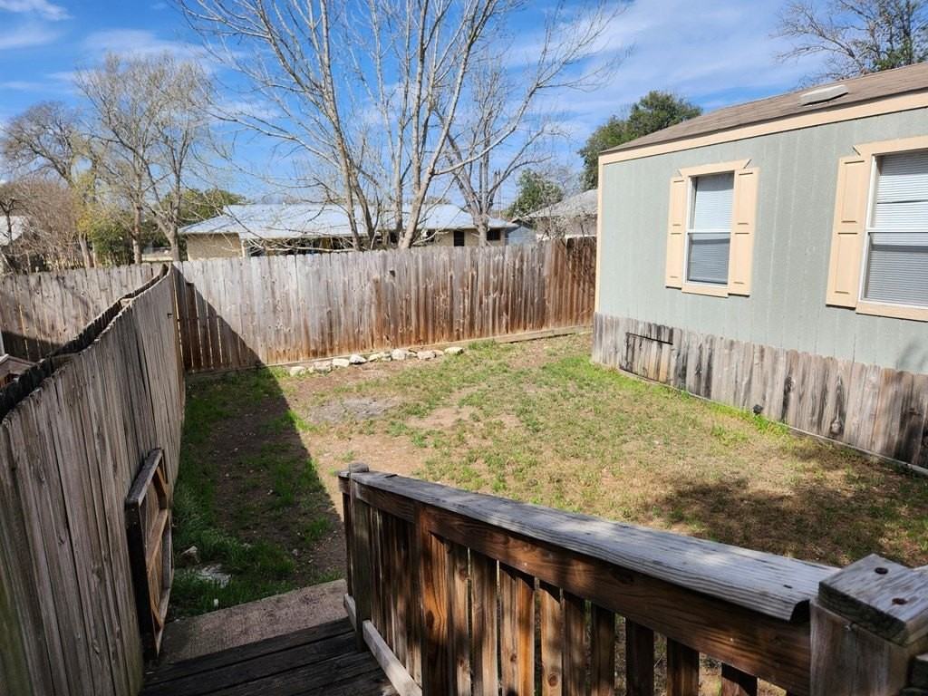 167 Beaumont St - Photo 5 of 12